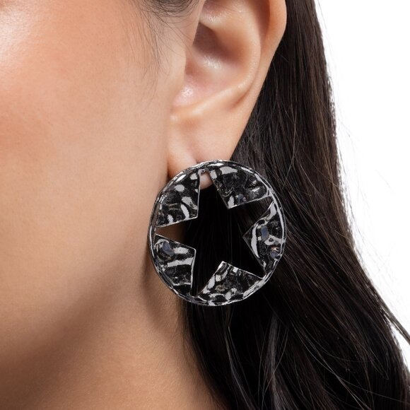 Stellar Saloon - Picture 2 of 2